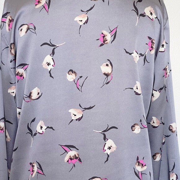 Banana Republic Womens Blouse Pleated V Neckline Floral Top Size Medium Button - Picture 4 of 12